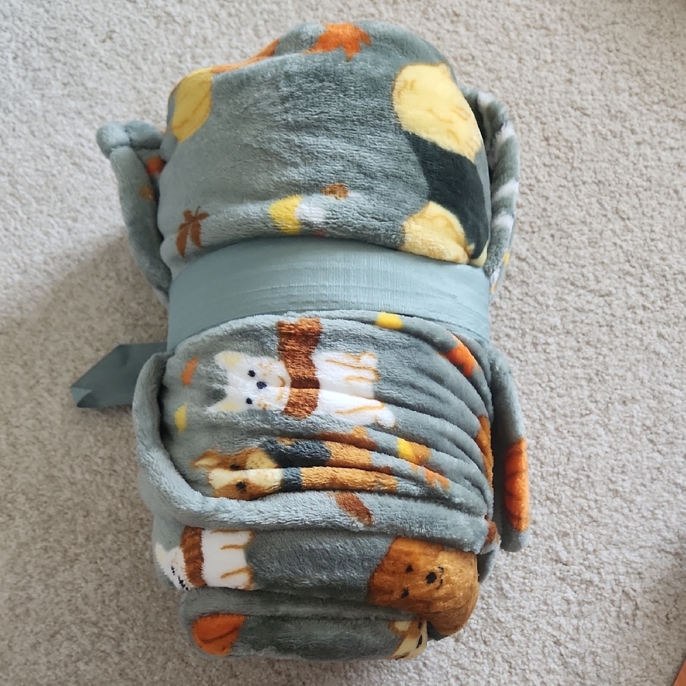 QVC Plush Animal Dog and Pumpkim Print Blanket - Grayish Blue and Orange